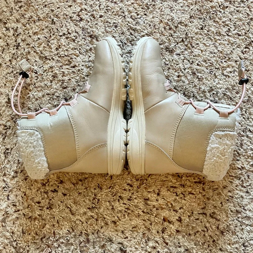 Columbia Moritza Winter Snow Boots Youth Sz 3 Tan / Pink Waterproof Insulated